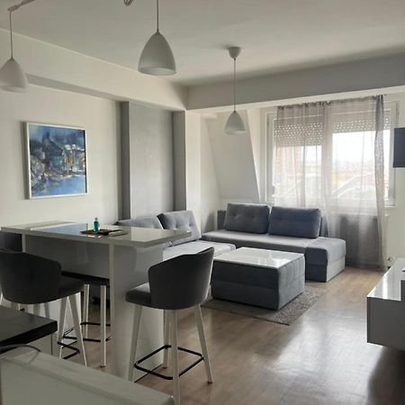 Cozy Apartment In The City Center Скопье Экстерьер фото